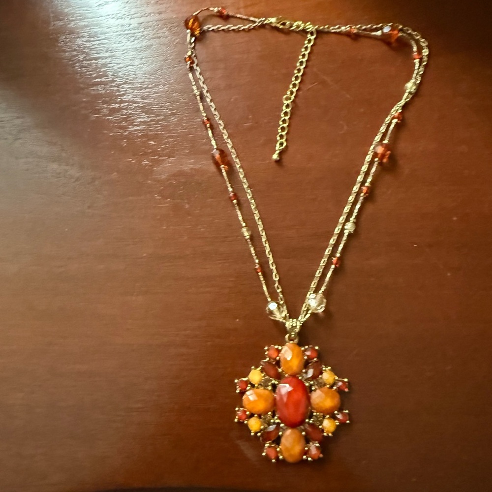 Elegant Gold and Orange Vintage Pendant Necklace